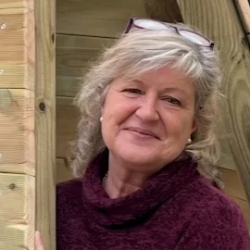 Àngels Cadena i Bordoll  